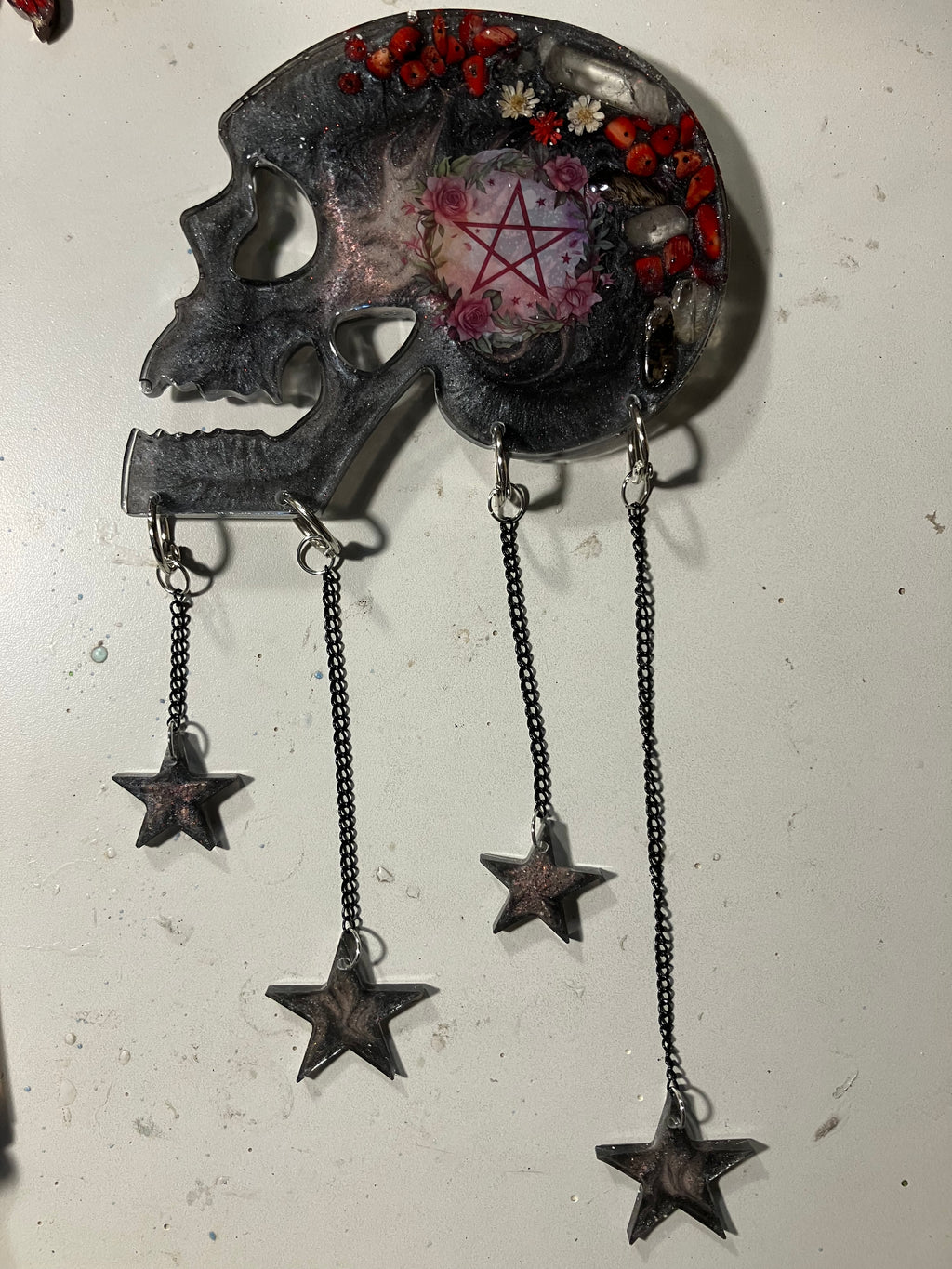 New witchy skull 💀 wall hangings