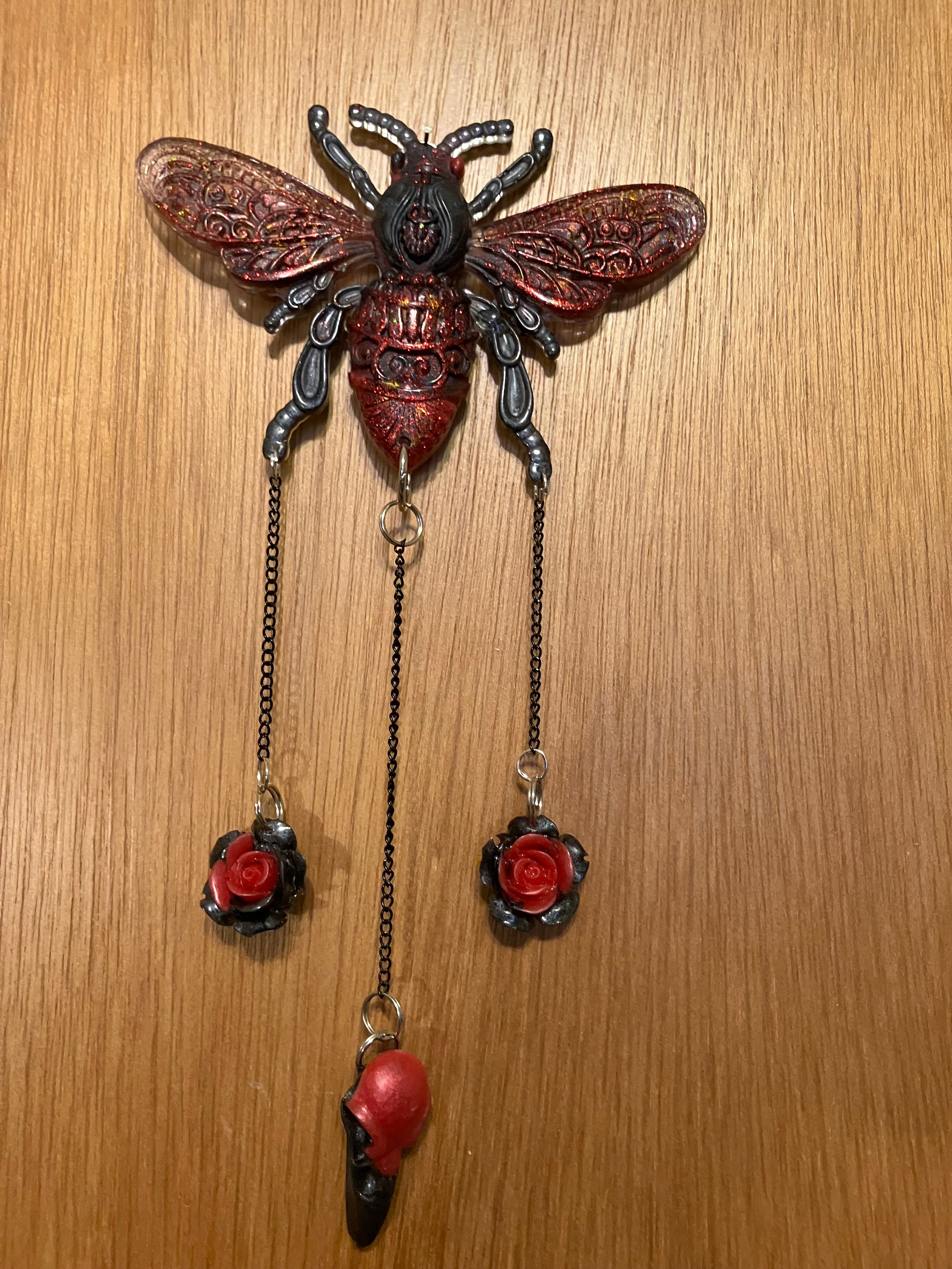 Bee wall hanging