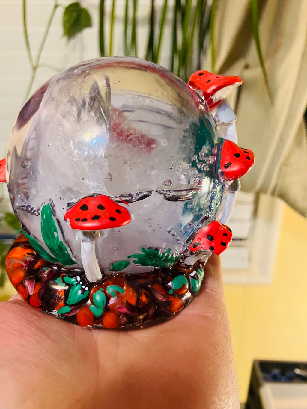 Crystal mushroom globe