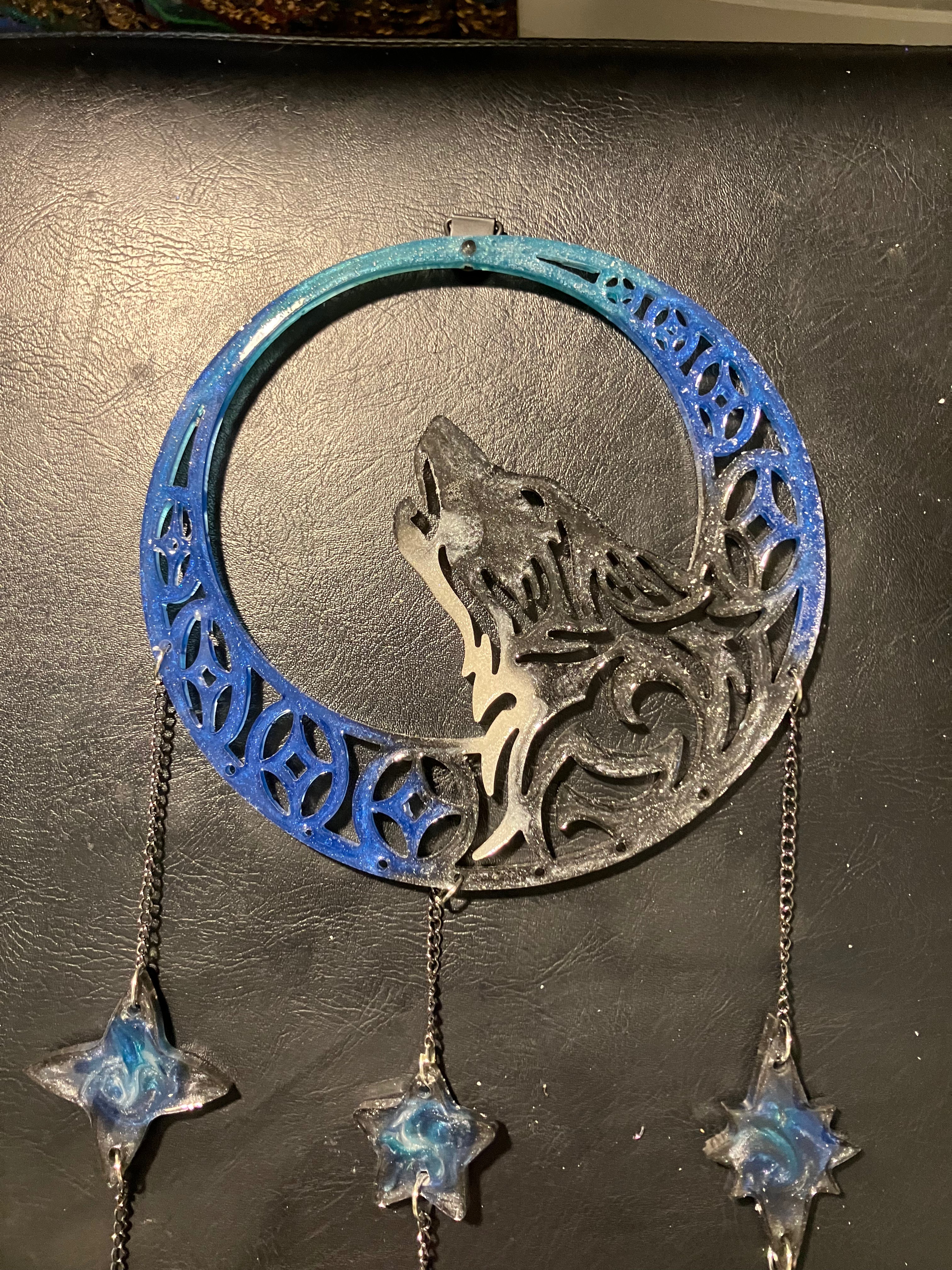 Wolf moon wall hanging
